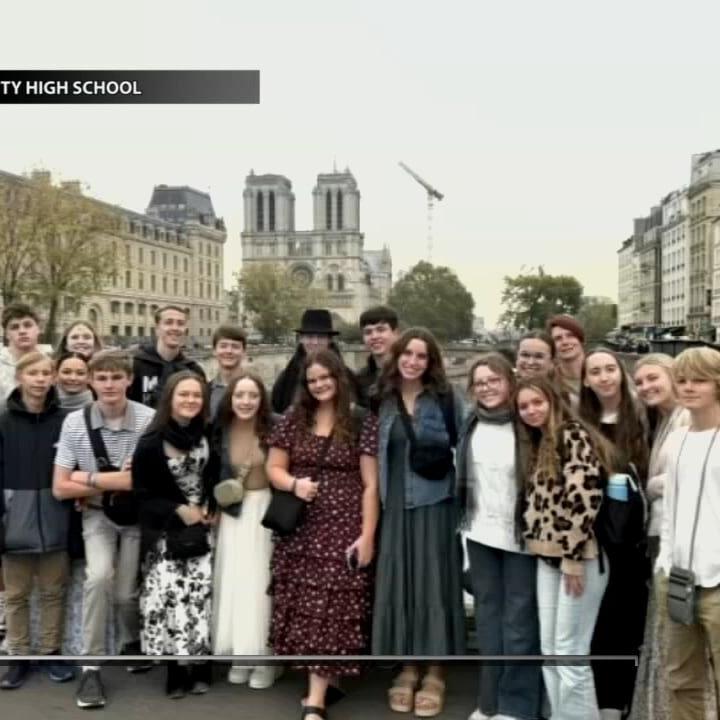 Kentucky students witness $100M jewel heist inside Louvre Museum in Paris